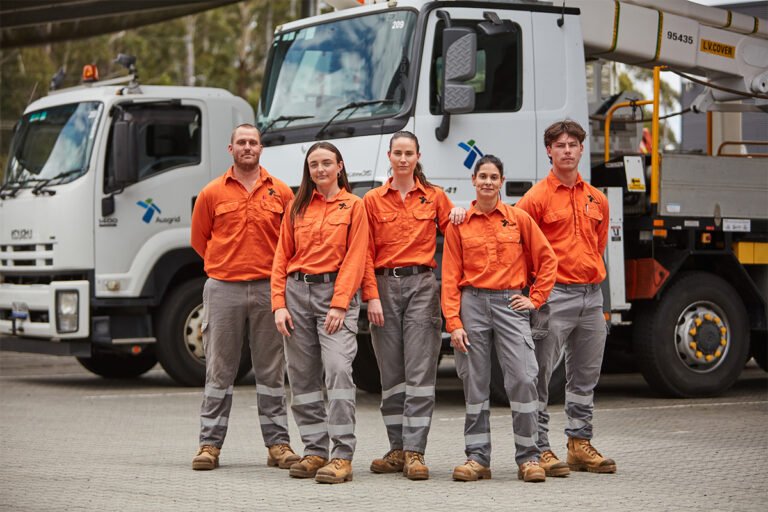 Ourimbah Apprentices in front of truck 768x512
